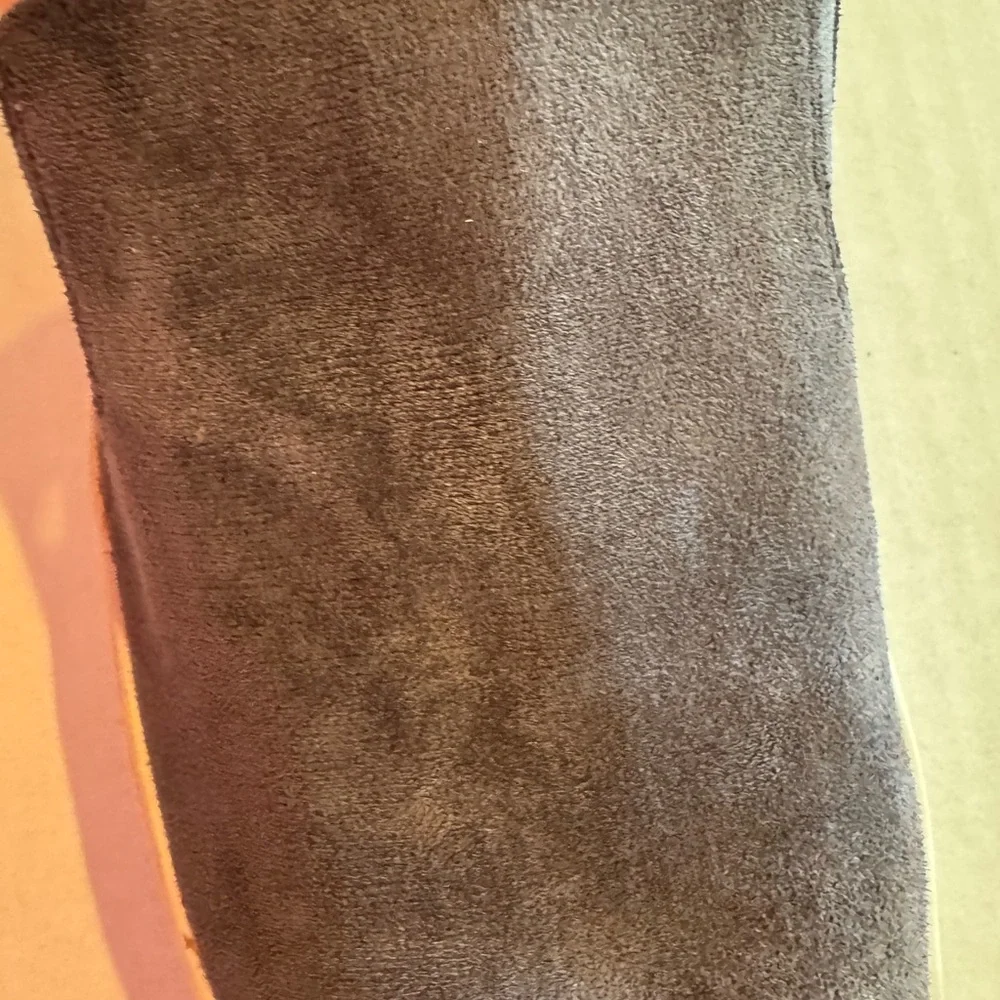 Men’s Suede slip on shoes size 8